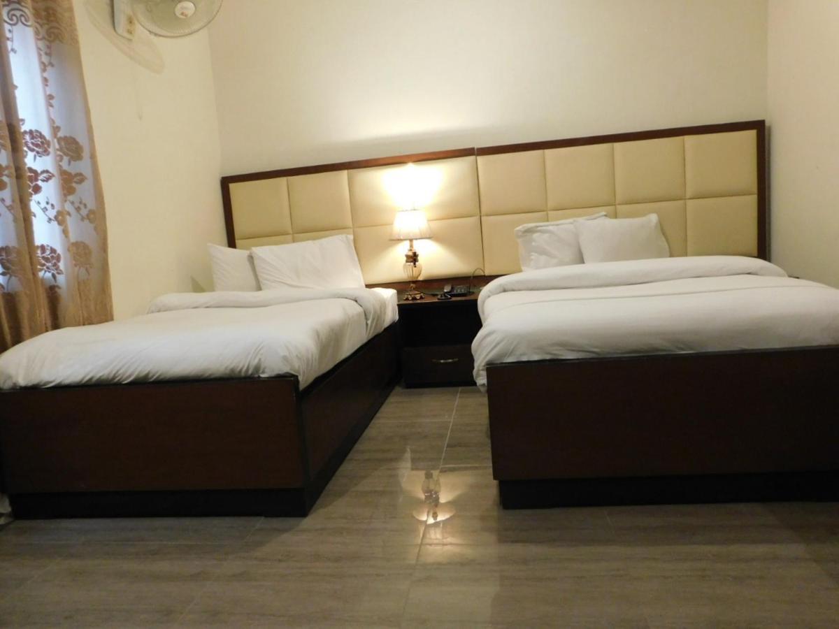 Hotel S.R. Lounge Multan Exterior foto